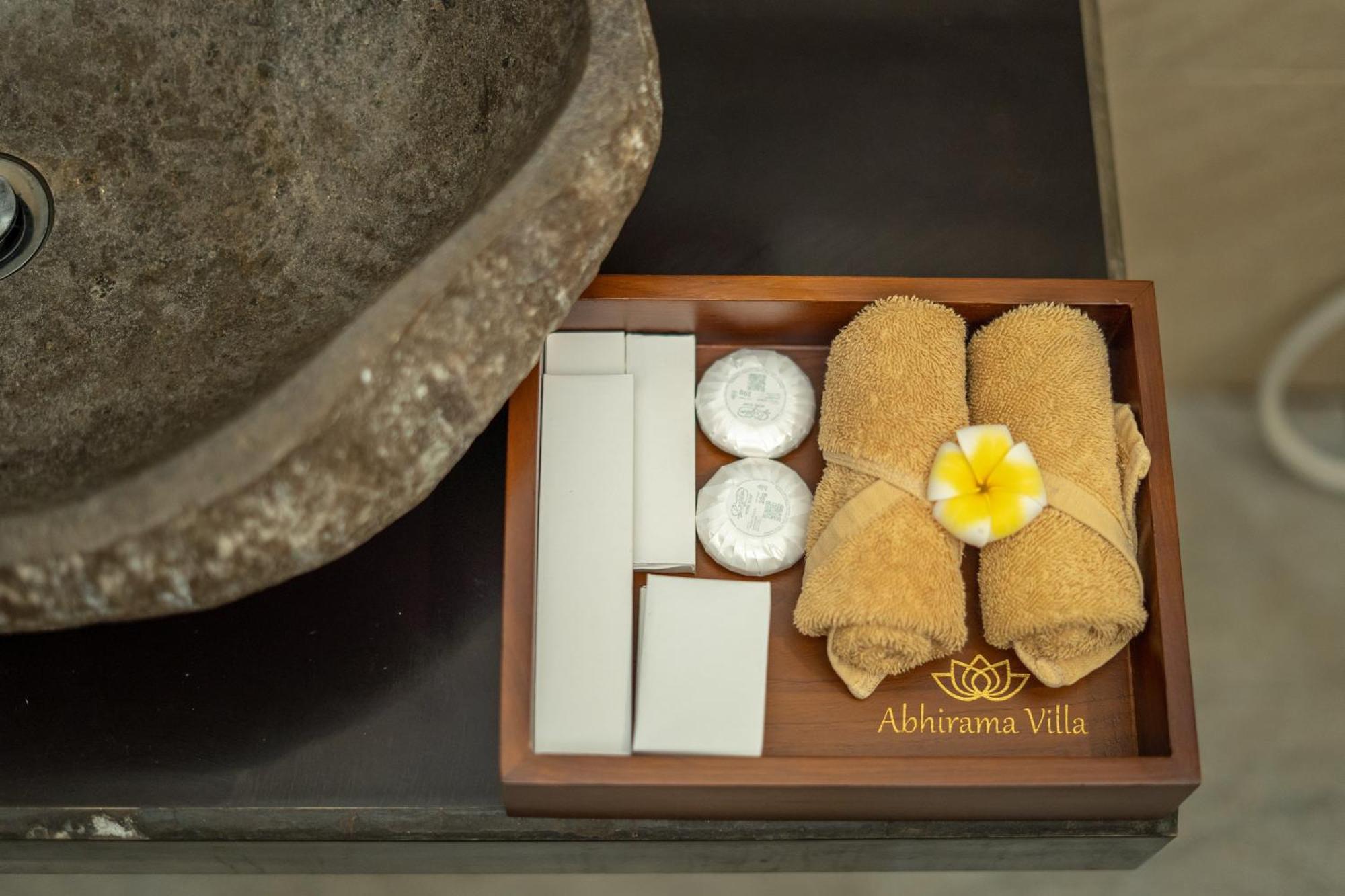 Abhirama Villas And Spa Ubud Exterior foto